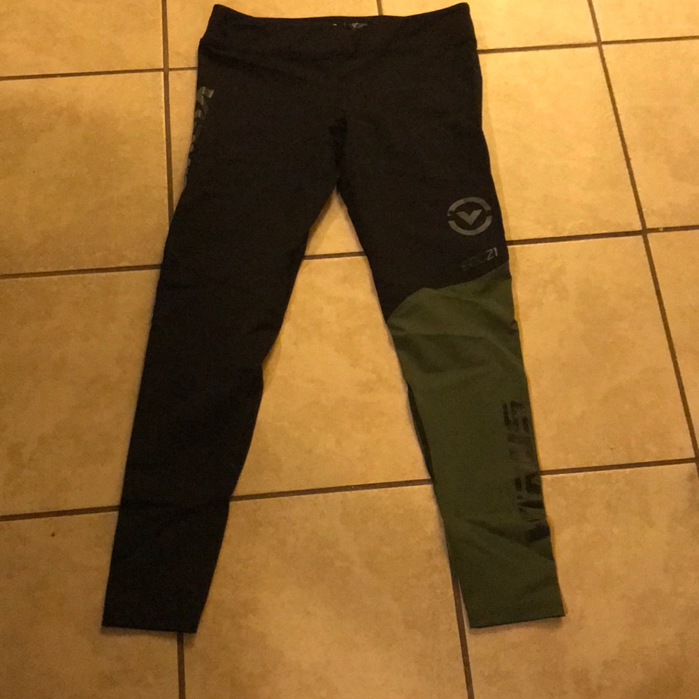Virus Leggings